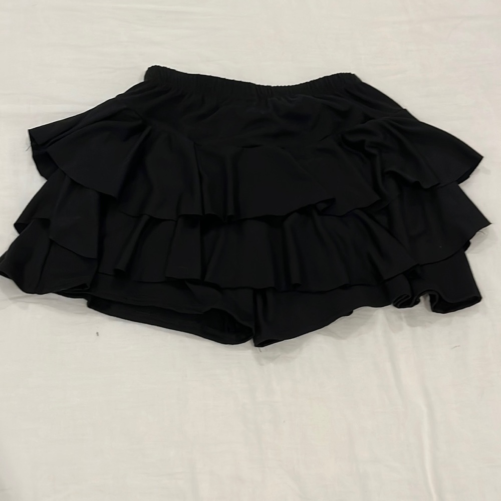 Black skort